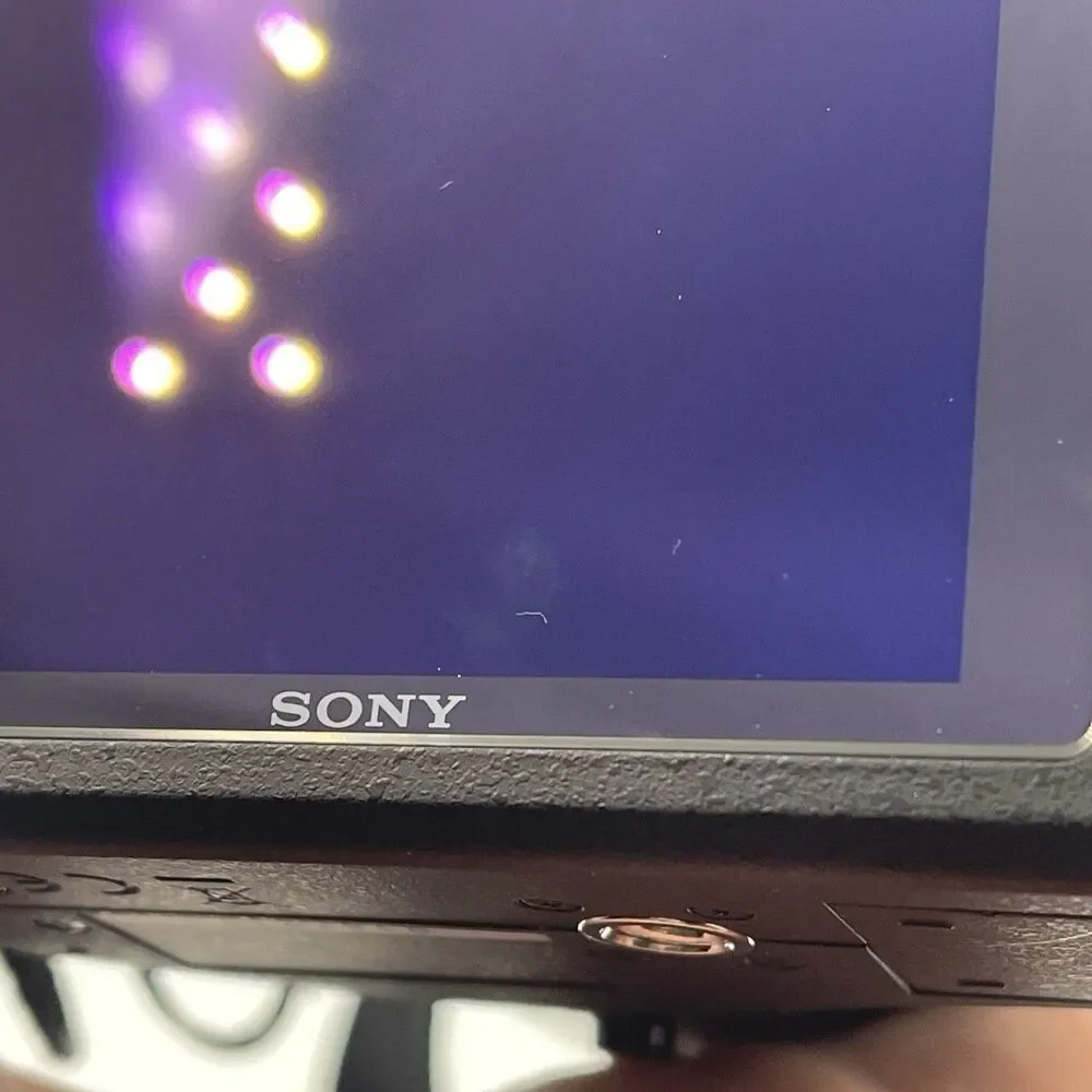 Sony Cyber-Shot DSC-H200 20.1MP 26x Digital Camera - *BATTERY COMPARTMENT STUCK*